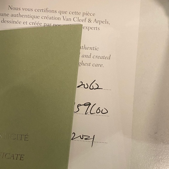 (SOLD) Van Cleef and Arpels sweet alhambra heart bracelet Retail $1560 - Picture 4 of 6